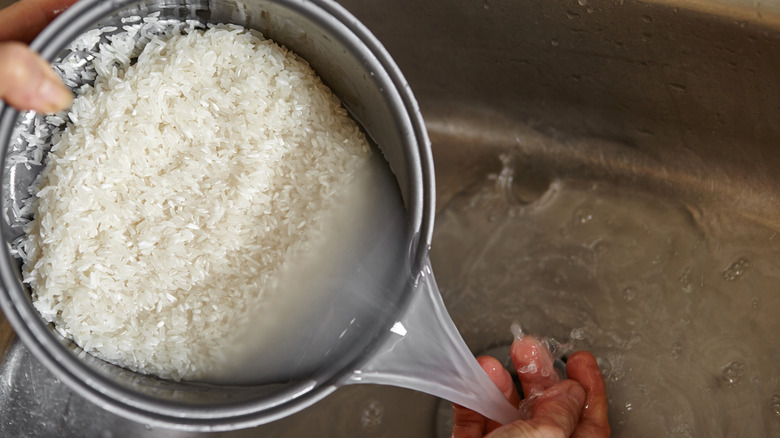 Rinsing rice in the sink