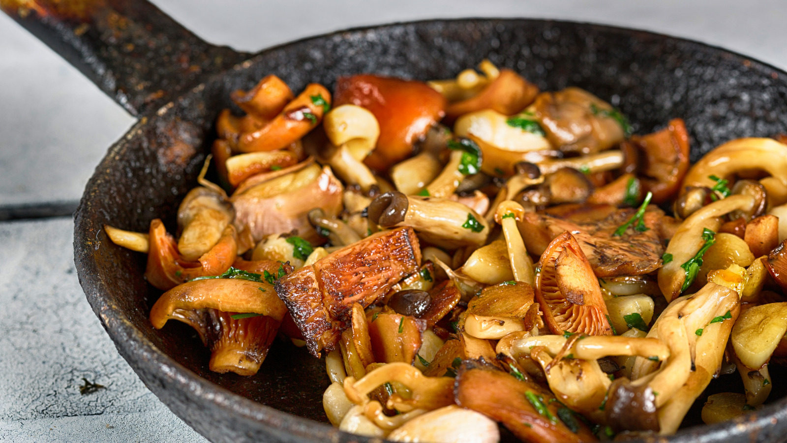 15 Ingredients That Will Take Sauteed Mushrooms To The Next Level