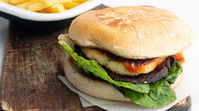 5-Minute Mushroom And Halloumi Burger