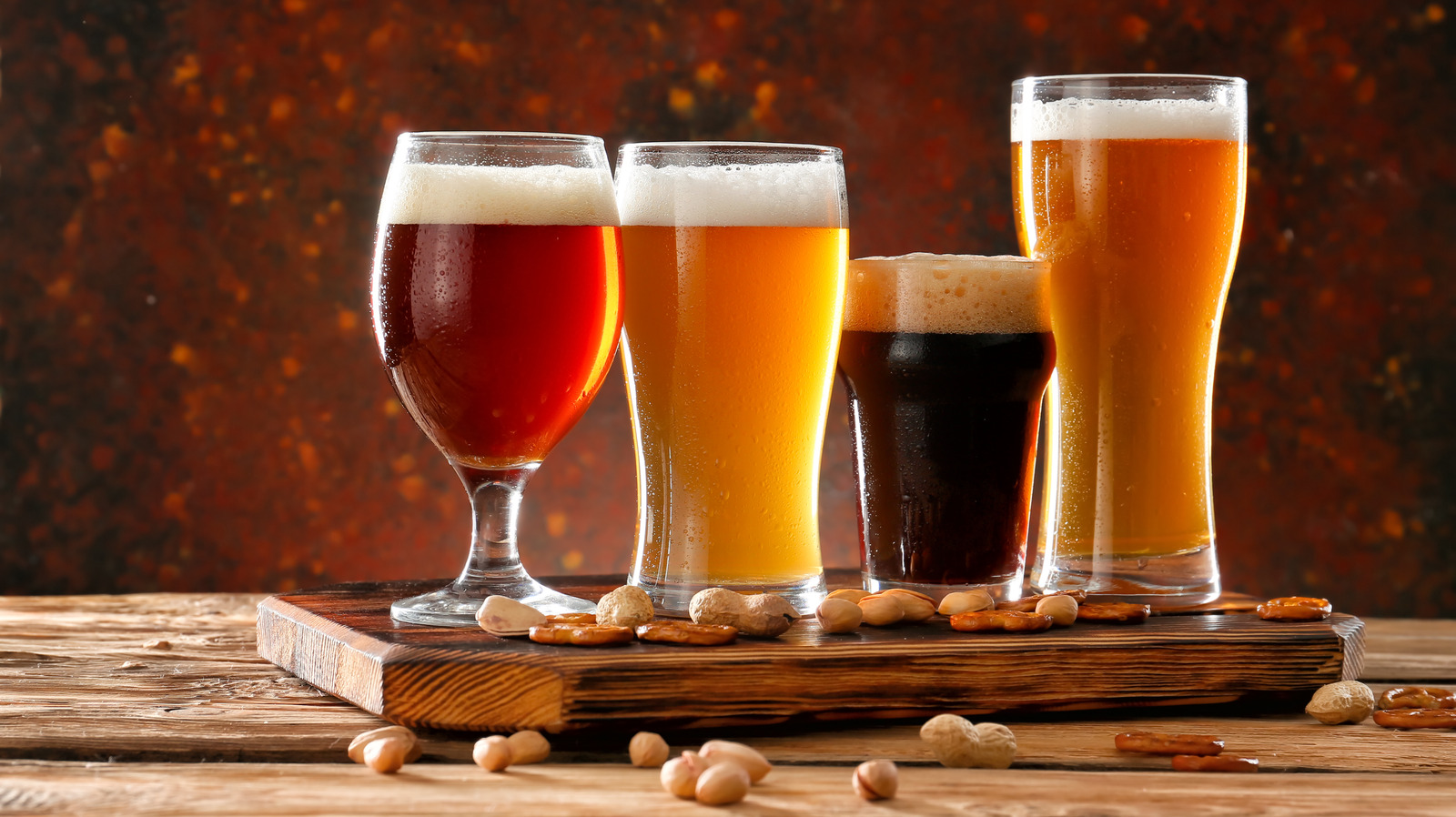 10 Types of Beer Glasses to Complement Your Beer