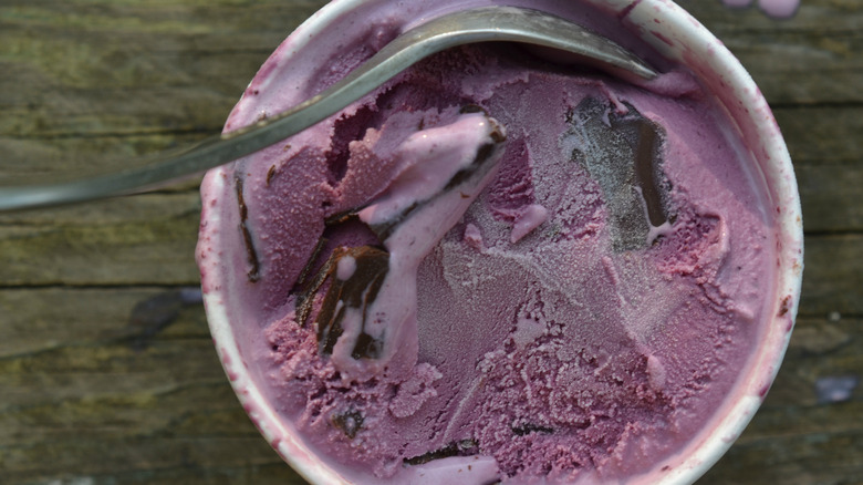 Black raspberry ice cream