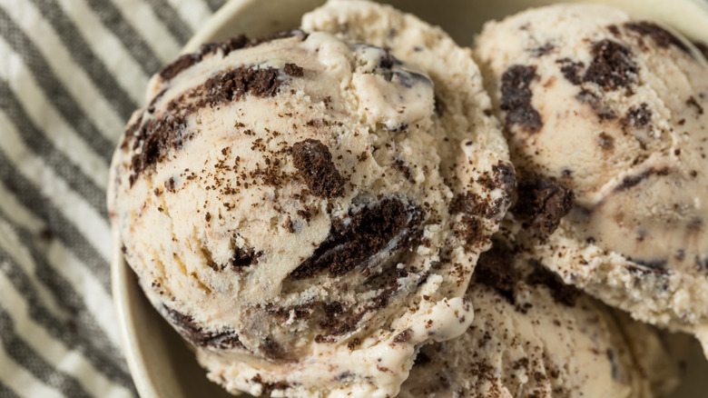 Cookies 'n cream ice cream