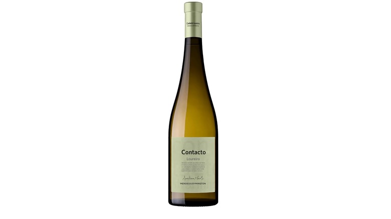 Product photo of bottle of Contacto Loureiro