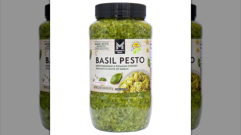 Member's Mark Italian Basil Pesto on white background
