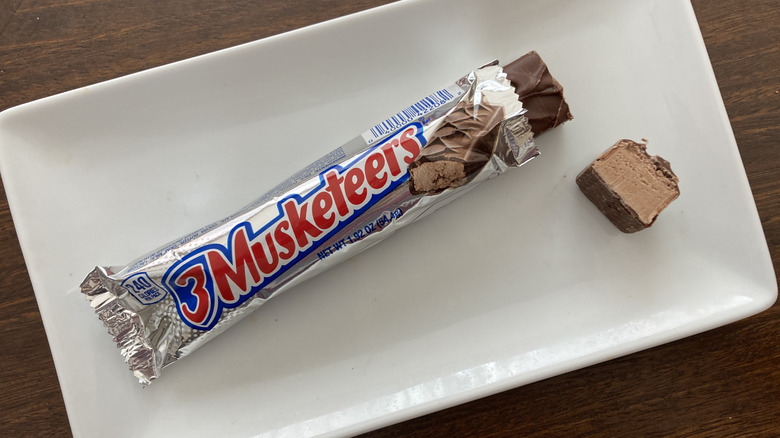3 Musketeers bar on platter