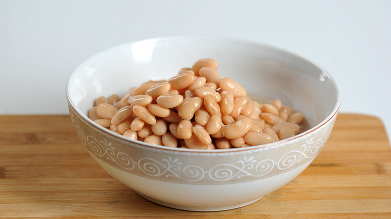 white beans in bowl