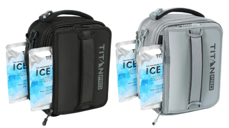 Two Titan PRO thermal lunch bags with gel packs.