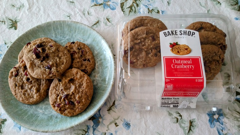 Bake Shop Oatmeal Cranberry Cookies