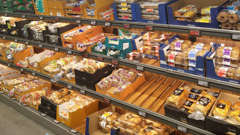 Aldi bakery aisle