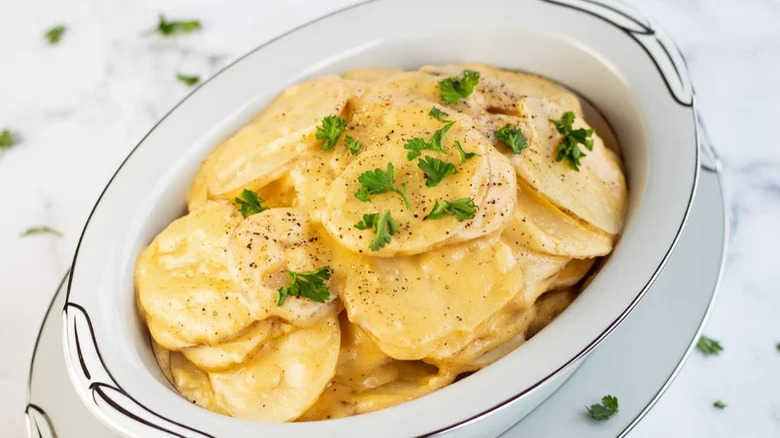 Slow Cooker Au Gratin Potatoes