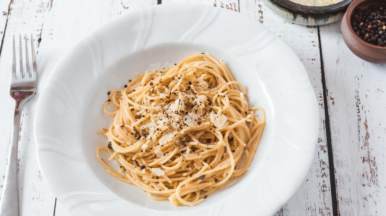 bowl of cacio e pepe pasta
