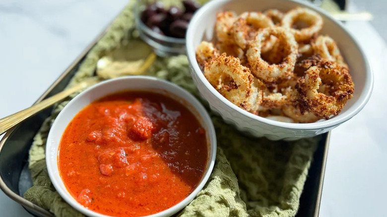 fried calamari and marinara sauce