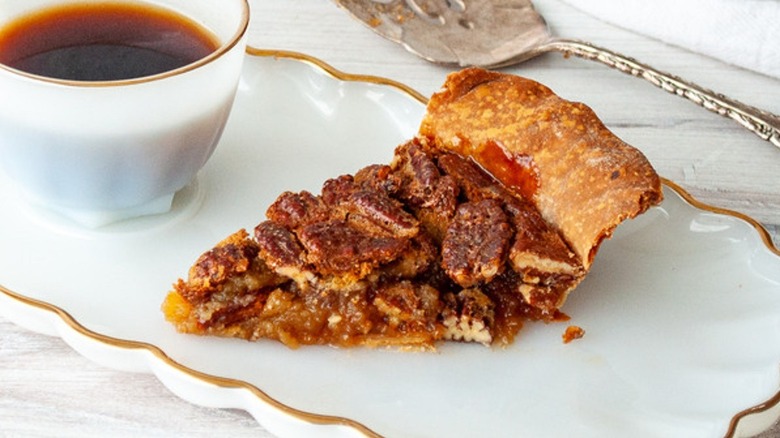 pecan pie with coffee