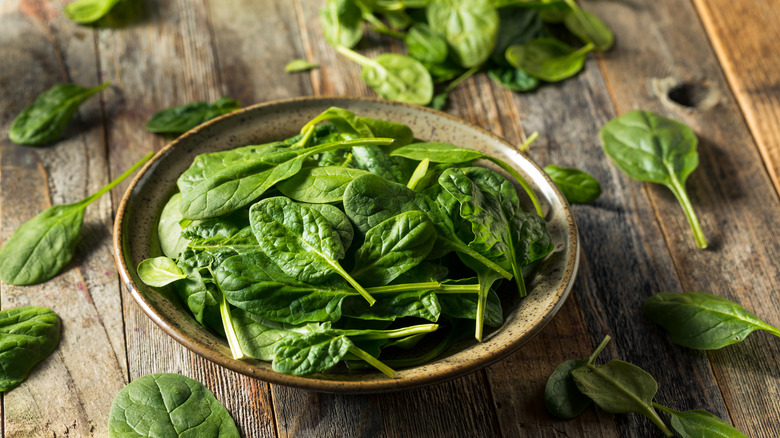 pile of leafy spinach