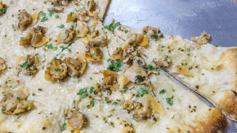 white clam pizza