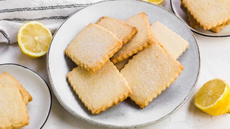 Easy Lemon Shortbread Cookies