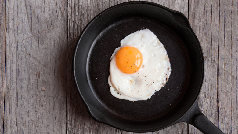Egg in cast iron pan