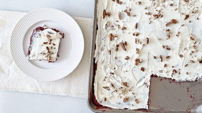 Red velvet cake with pecans