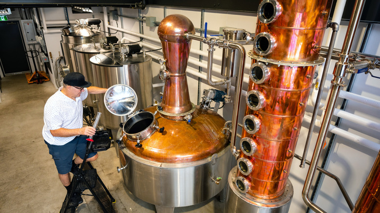 Gin still