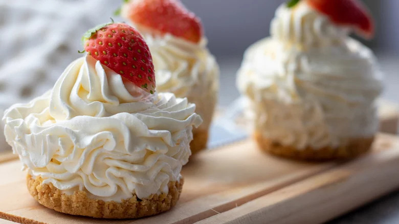 no-bake cheesecake cupcakes