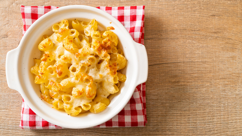 bowl of mac and cheese