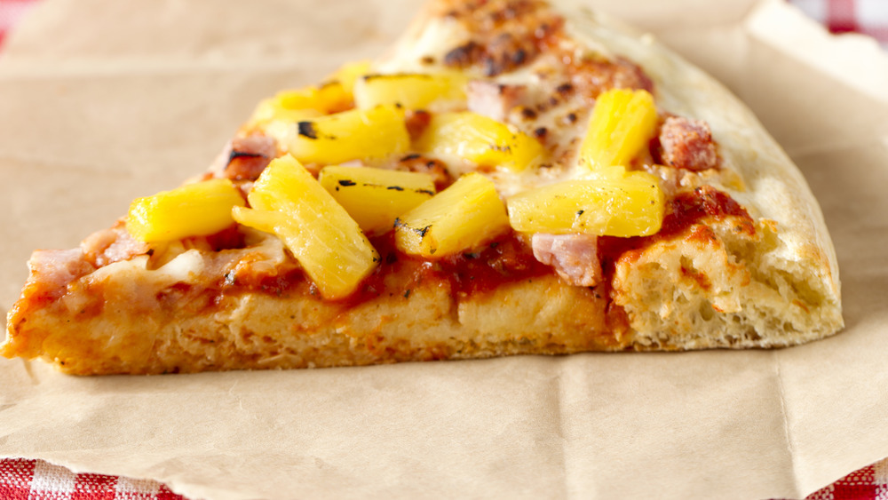 Slice of Hawaiian pizza
