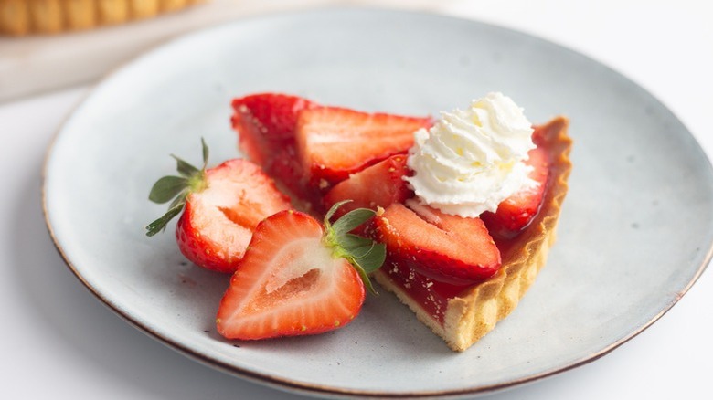 strawberry pie and strawberries