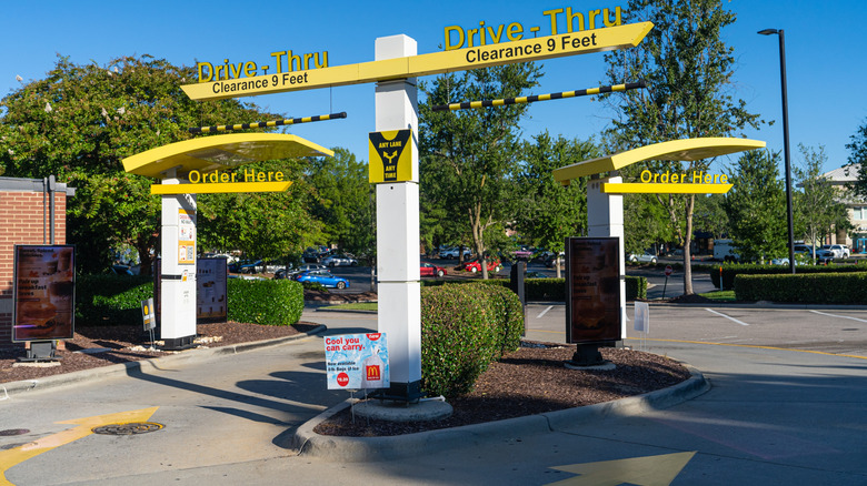 multi-lane drive thru at mcdonald's during daytime