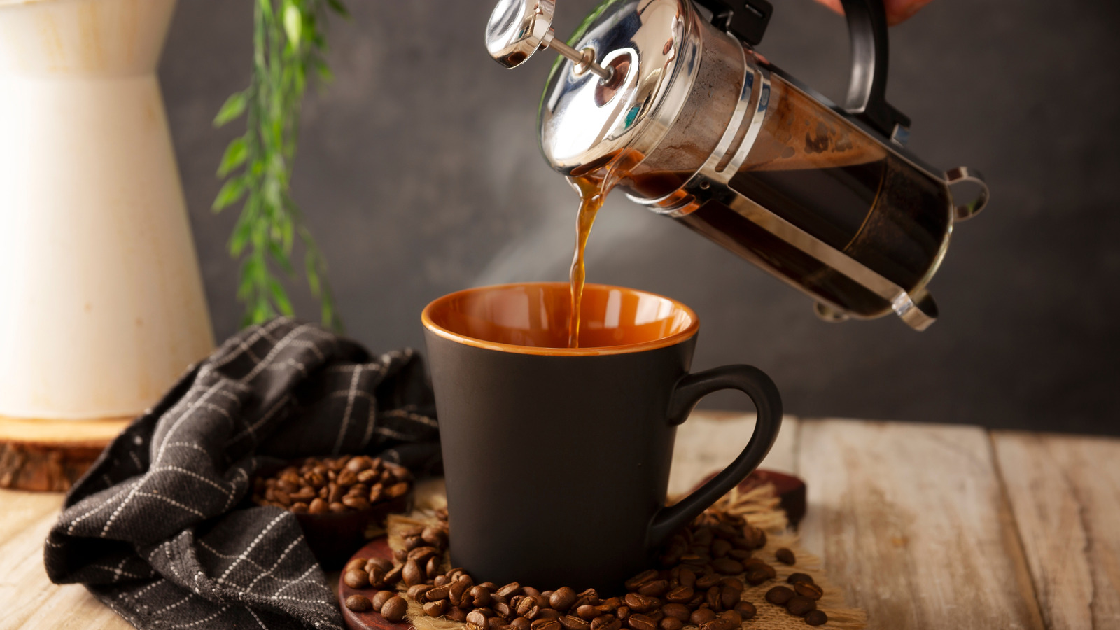 <a href="https://www.mashed.com/2264090/disadvantages-using-french-press-coffee-makers/" target="_blank">4 Disadvantages Of French Press Coffeemakers</a>
