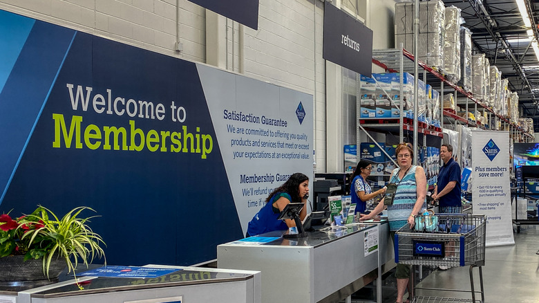 Sam's Club returns desk