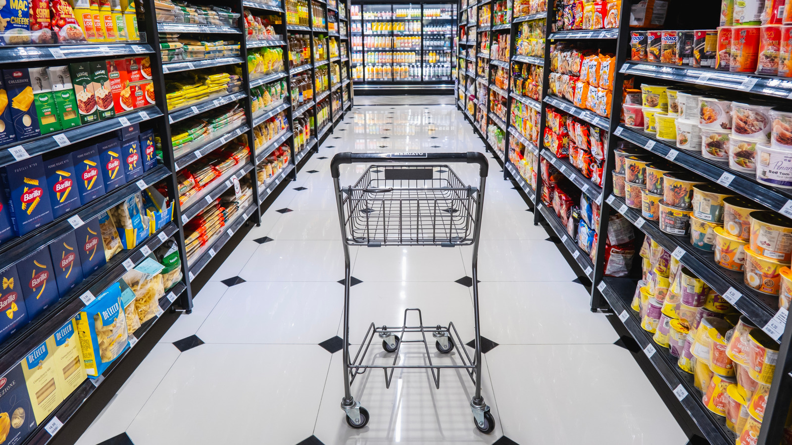 4 Grocery Stores That Are Taking Over 2025