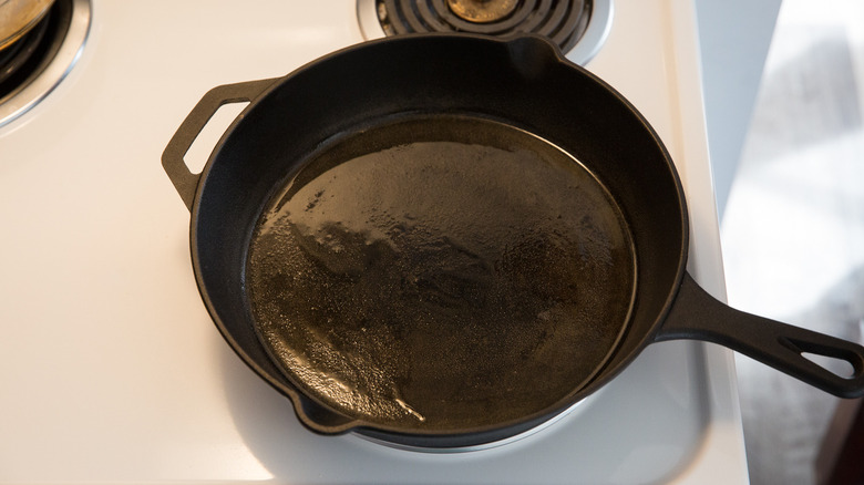 oil heating in iron pan