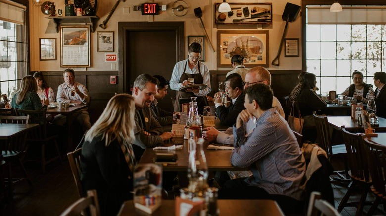 diners in Cracker Barrel restaurant