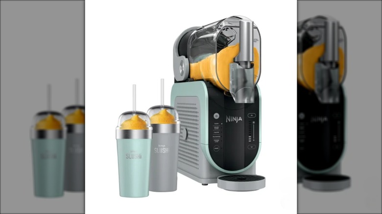 Ninja frozen drink maker with two travel cups