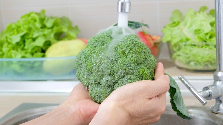 7 Foods You Should Be Washing And 7 You Shouldn't
