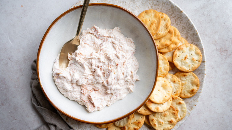 smoked whitefish dip with crackers