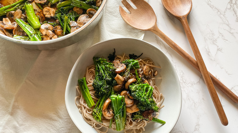 soba noodle bowl