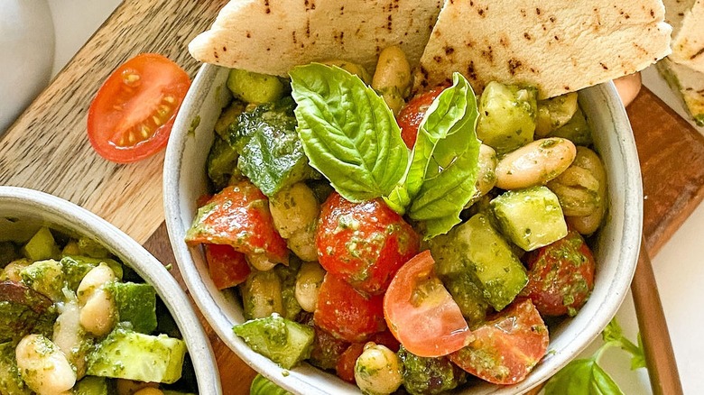 white bean pesto salad