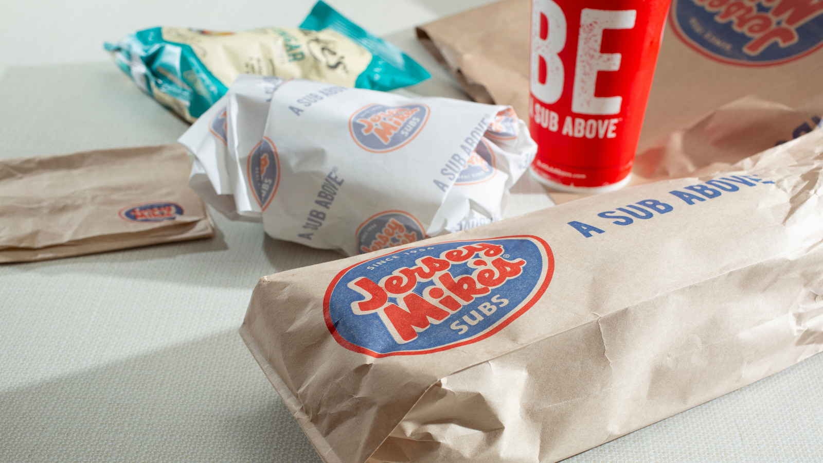 <a href="https://www.mashed.com/2251450/ordering-tips-next-level-jersey-mikes-cheesesteak/" target="_blank">5 Ordering Tips For A Next-Level Jersey Mike’s Cheesesteak</a>