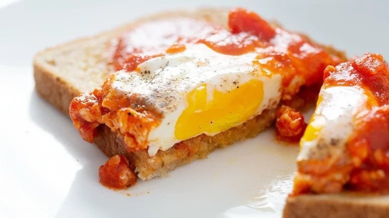 tomato-sauced egg on toast
