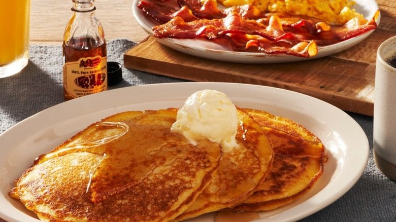 cracker barrel breakfast pancakes