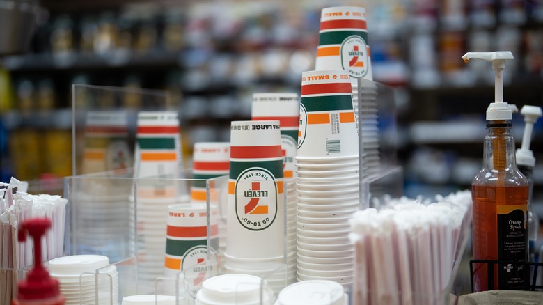 7-eleven cups 