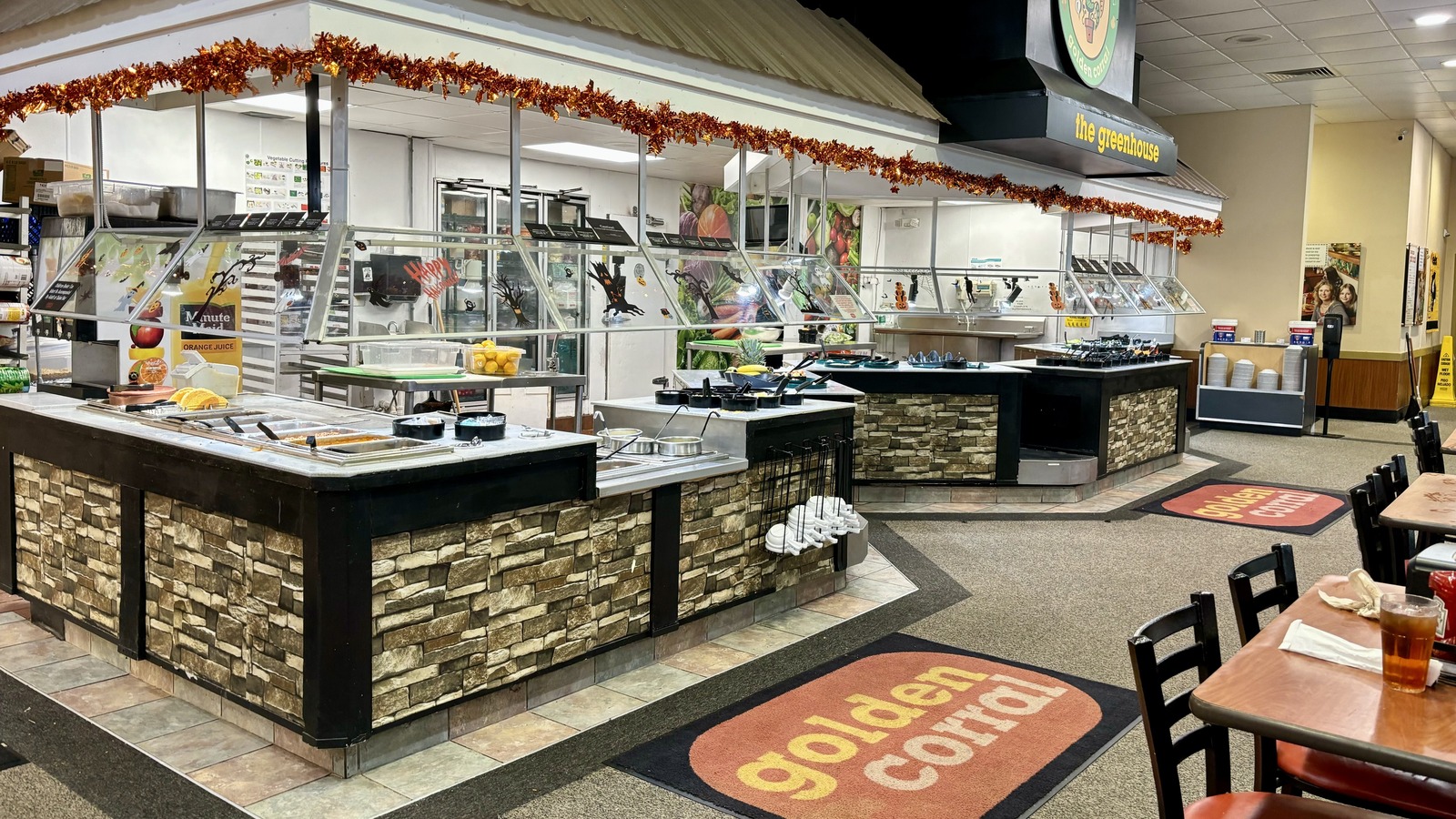 7 Golden Corral Tips You'll Wish You Knew Before Eating There