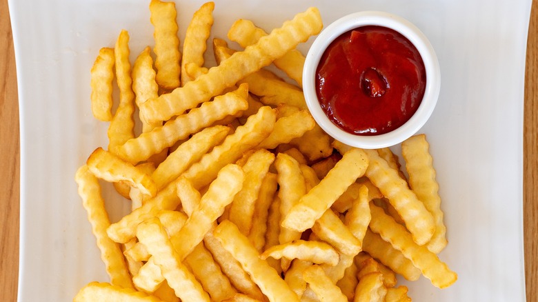 Crinkle fries on plate 