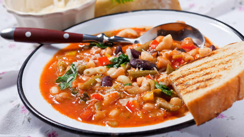Bowl of minestrone with toast
