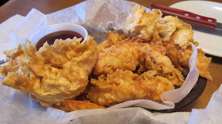 Old Chicken Critters from Texas Roadhouse with a dipping sauce