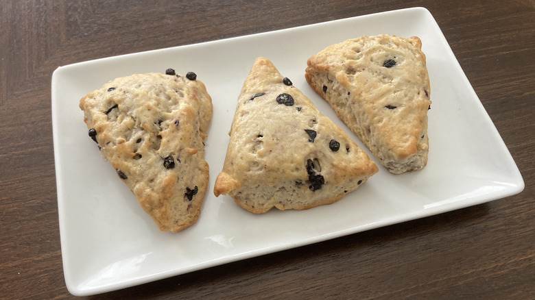 platter of Kroger blueberry scones
