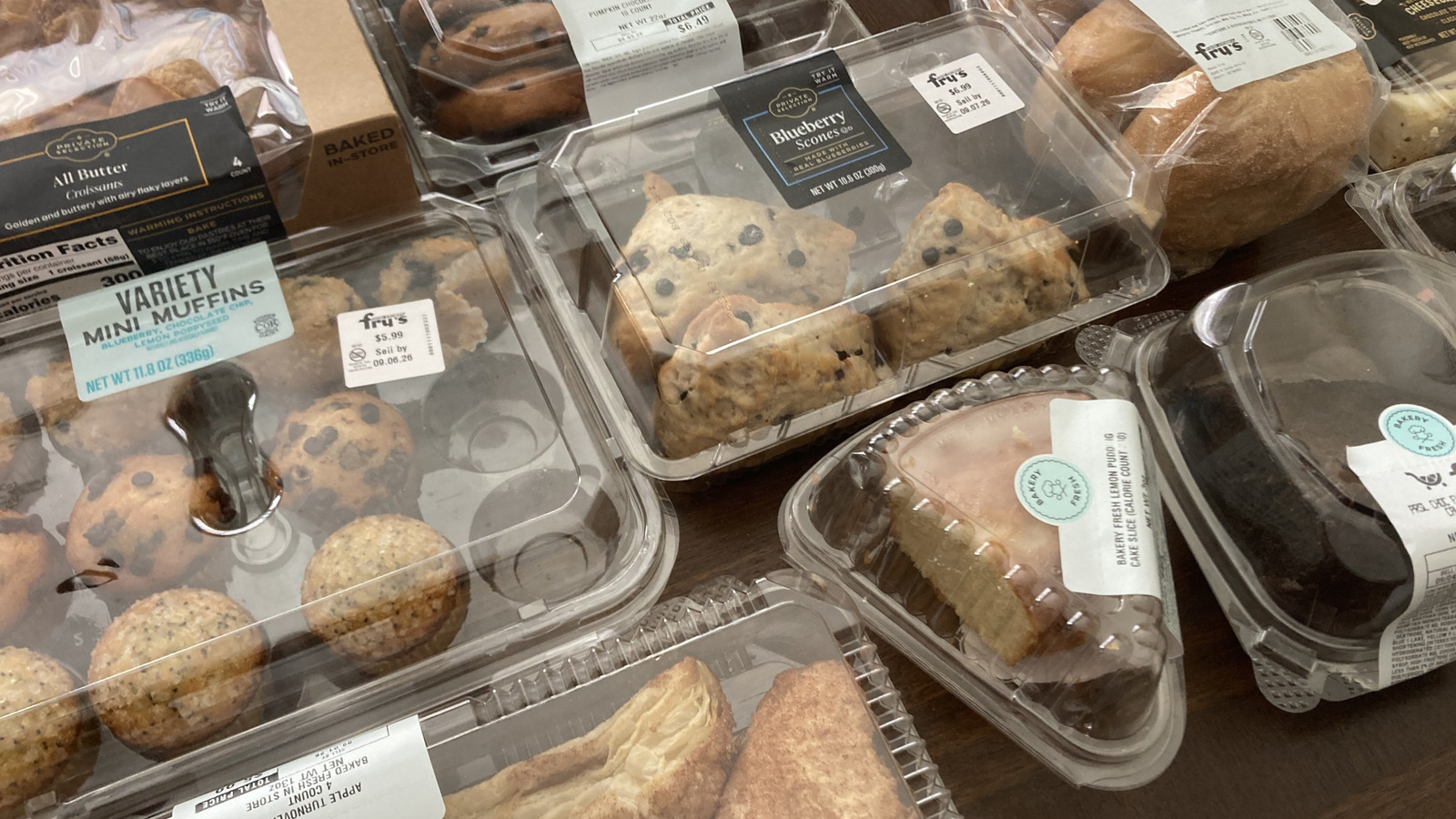 9 Kroger Bakery Items Worth Buying And 3 To Avoid