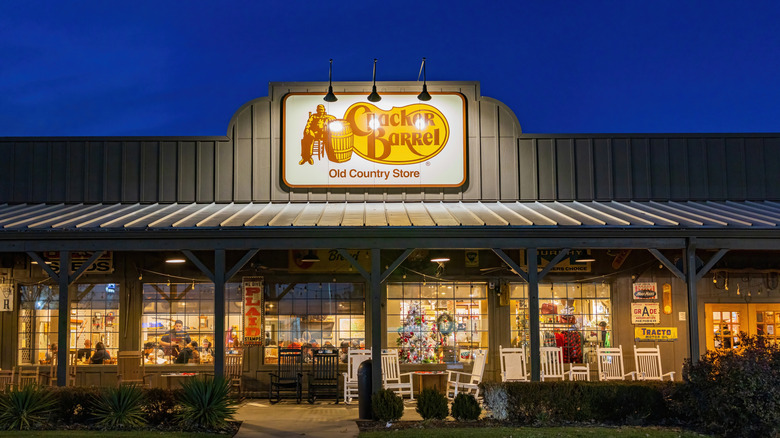 The front of the Cracker Barrel restaurant at night