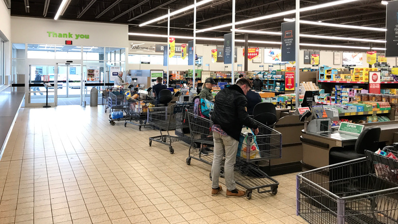 Aldi standard checkout lanes